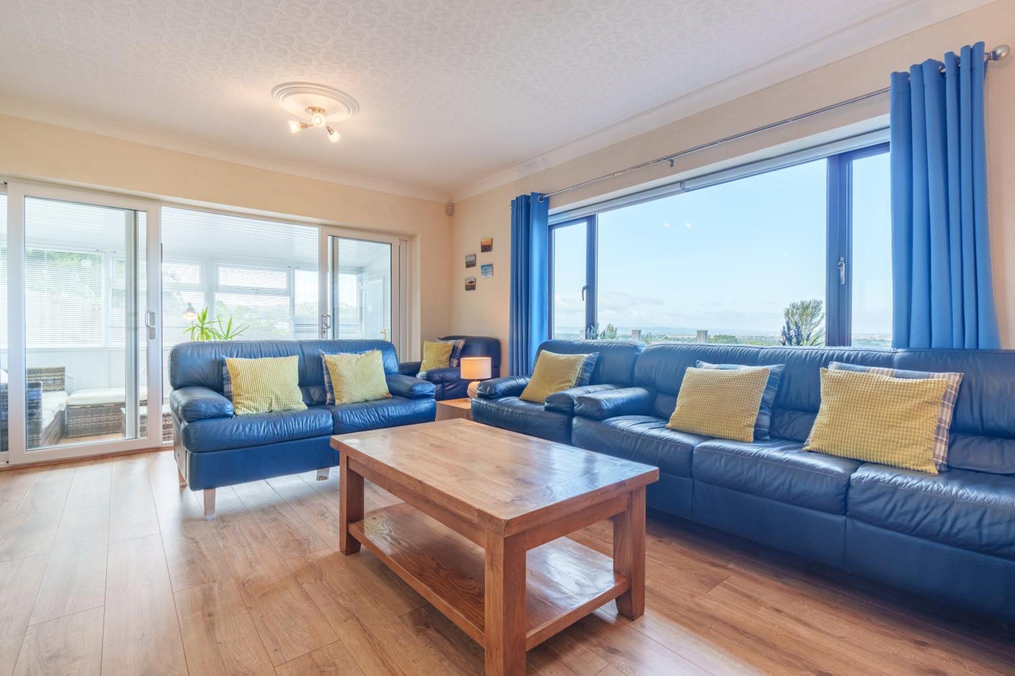 Offa'S Lodge Family Home Quiet Area With Sea Views Prestatyn Exterior foto