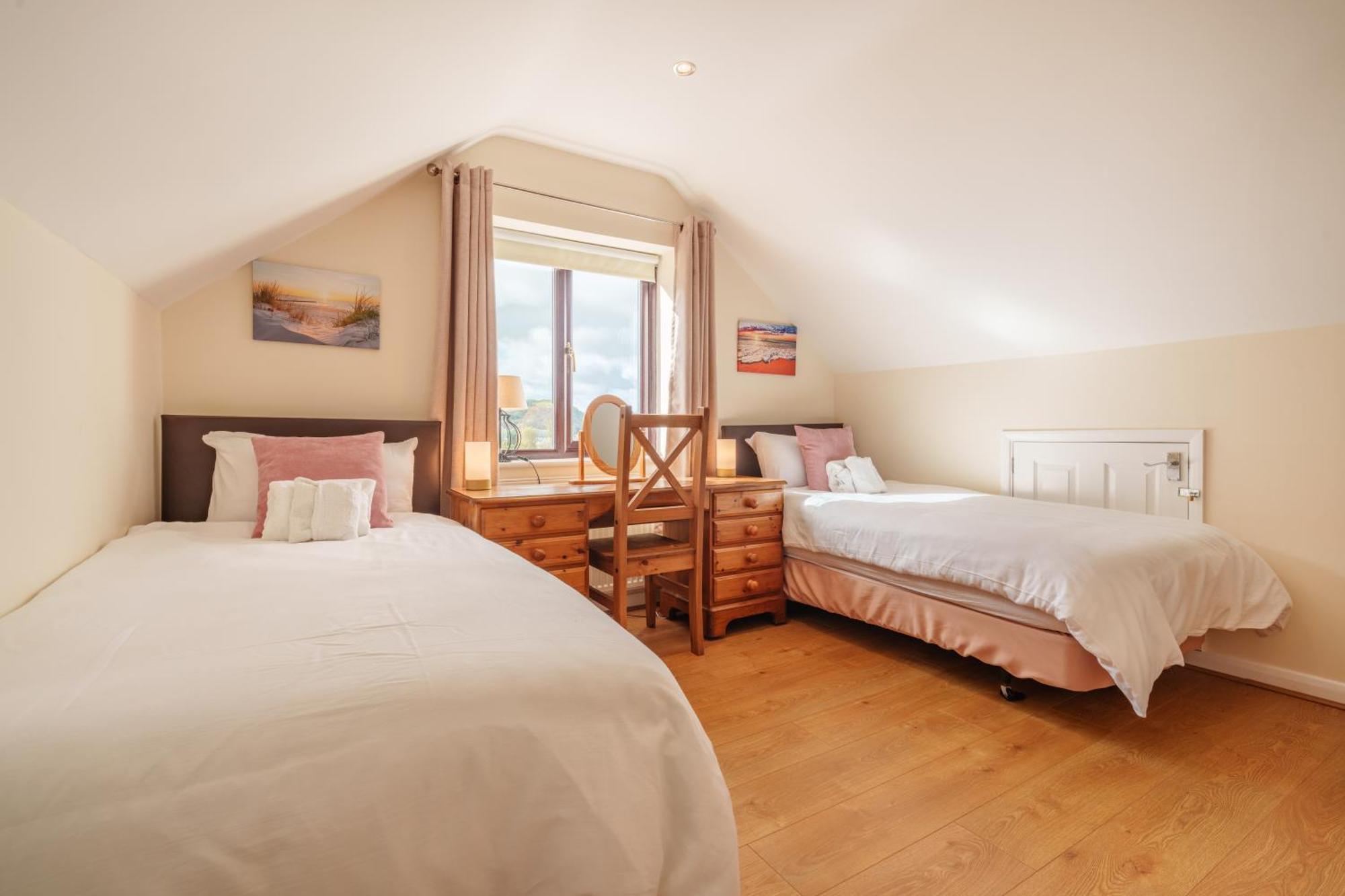 Offa'S Lodge Family Home Quiet Area With Sea Views Prestatyn Exterior foto